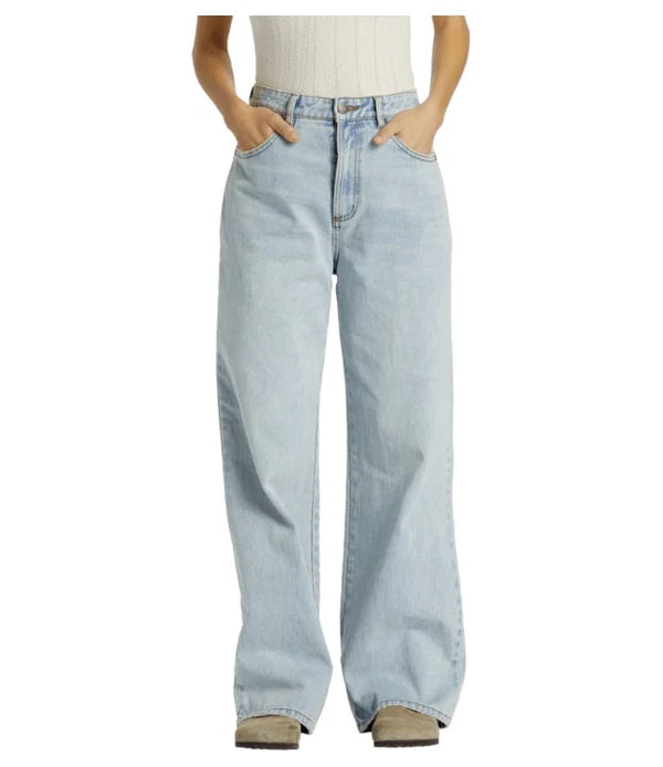 BILLABONG AALIYAH JEAN Comfortable Faded High-Rise Jeans