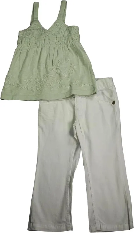 pale green/white